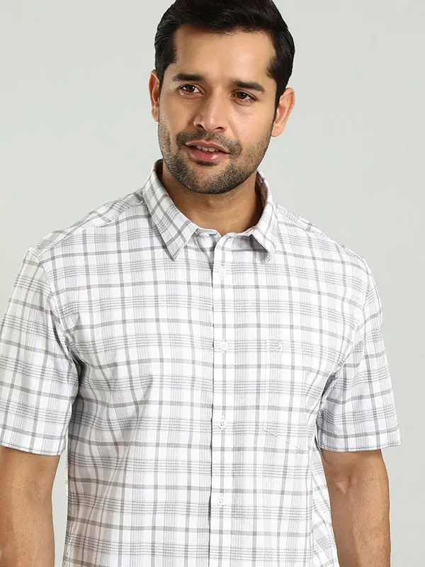 Men Checked Half Sleeve Cotton Shirt