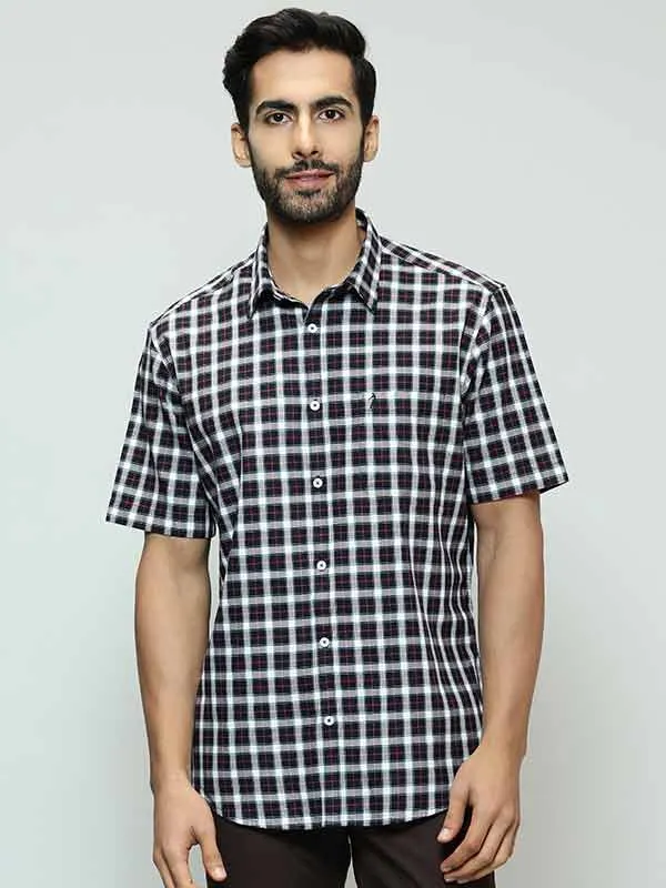 Men Checked Half Sleeve Cotton Shirt